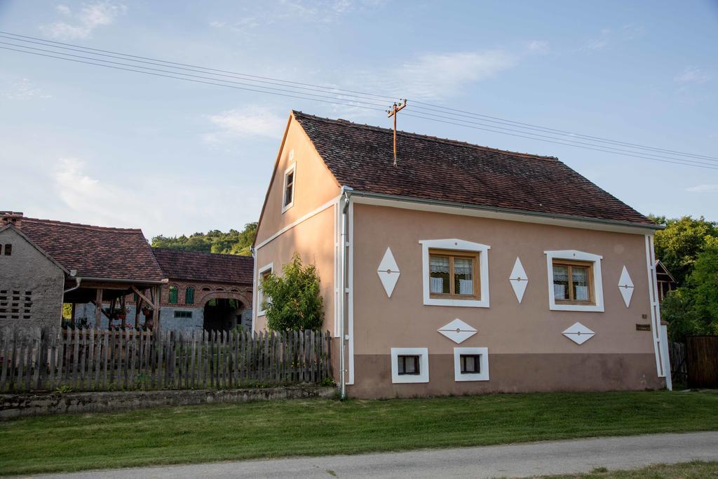 Apartment Eko Etno Selo Stara Kapela, Pavina Kuca Esterno foto